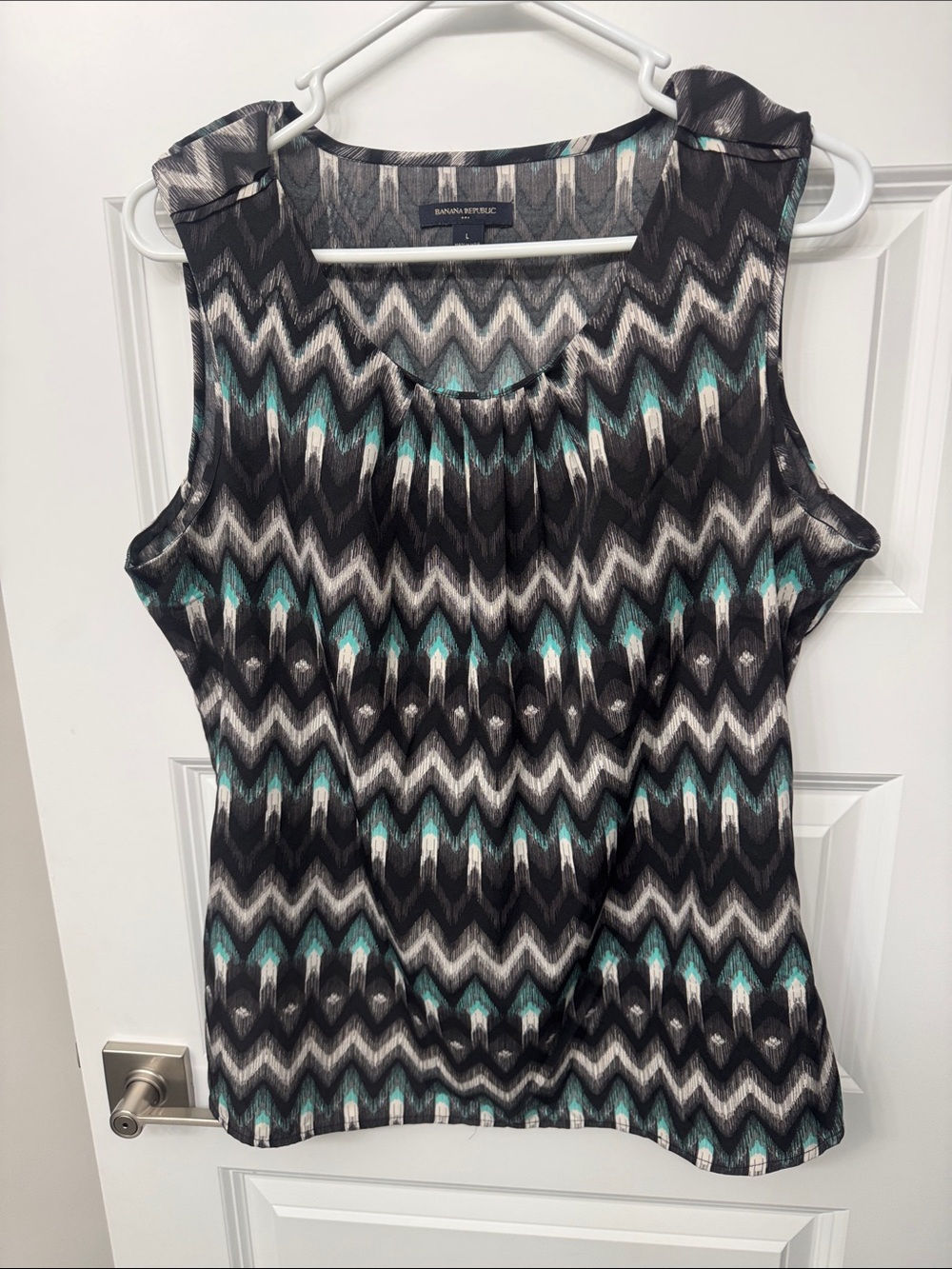 Banana Republic Sleeveless Chevron Print Top - Black, Teal & White